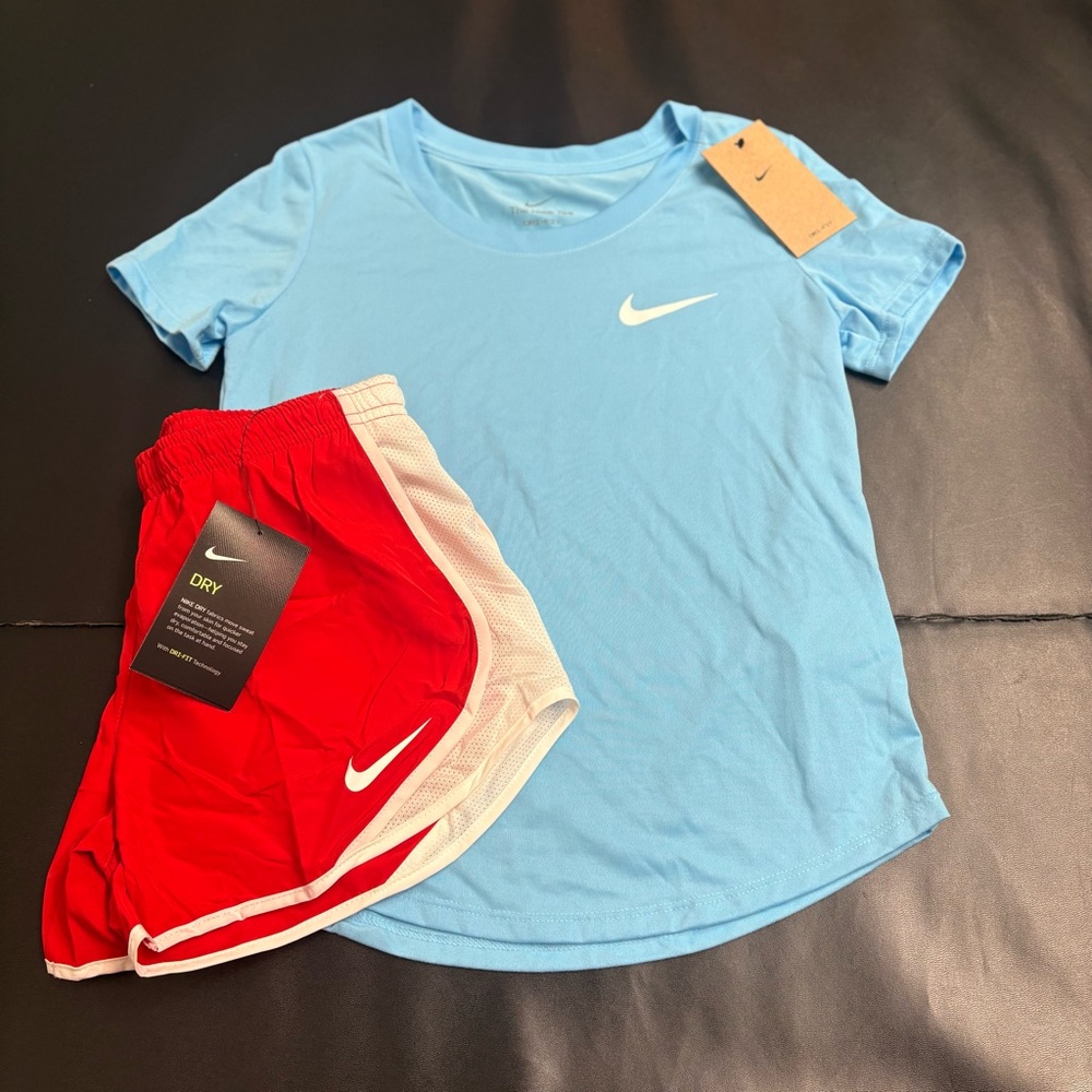 NWT Nike Athletic Set Girls Youth Size Medium